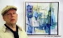 Der seit einem dreiviertel Jahr in Stralsund lebende Künstler Rainer Weber vor seinem Werk 