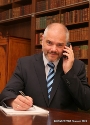 OB Alexander Badrow am Telefon