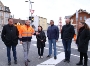 'Wir sind 14 Tage eher fertig geworden, als geplant war', so Oberbürgermeister Alexander Badrow anlässlich der Freigabe der Kreuzung, auf dem Bild v.l.n.r. Abteilungsleiter Stephan Bogusch, Oberbürgermeister Alexander Badrow, Amtsleiterin Heidi Waschki, der Präsident der Bürgerschaft Peter Paul, Bauamtsleiter Dr. Frank-Bertolt Raith sowie SES-Geschäftsführerin Ronny Planke